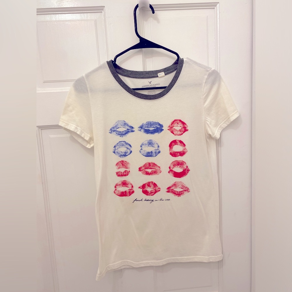 French kissing in USA cute T-shirt